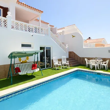 With Private Pool Willa Callao Salvaje